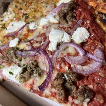 Artichoke Basille’s Pizza - Staten Island Slice - not bad. Beef was a little dry but tasty - Pizza Near Me - New York, New York Artichoke Basille’s Pizza - Staten Island Slice - not bad. Beef was a little dry but tasty - Pizza Near Me - New York, New York
