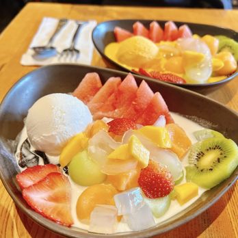 Petit Potato - Top M01 Bottom M02 M01 House Special Super Golden Sago M02 House Special Grass Jelly Sago - Taiwanese Near Me - Toronto, Ontario