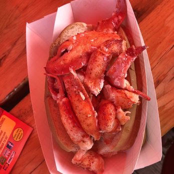 Claws - Lobster roll - Seafood Near Me - Rockland, Maine