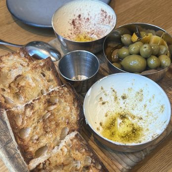 Avec River North - Bread Board - Mediterranean Near Me - Chicago, Illinois Avec River North - Bread Board - Mediterranean Near Me - Chicago, Illinois