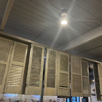 Vintage - Quaint, rustic window slats - American Near Me - New Market, Maryland