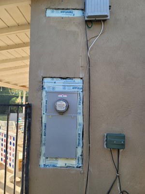 Montanez Electric Logo