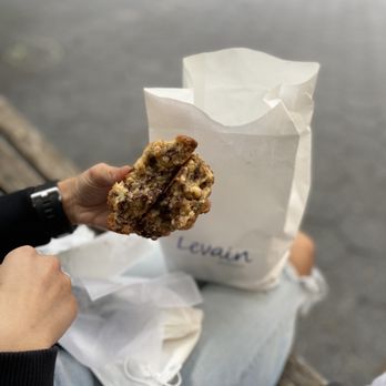 Levain Bakery - Chocolate chip walnut cookie - Bakeries Near Me - New York, New York Levain Bakery - Chocolate chip walnut cookie - Bakeries Near Me - New York, New York