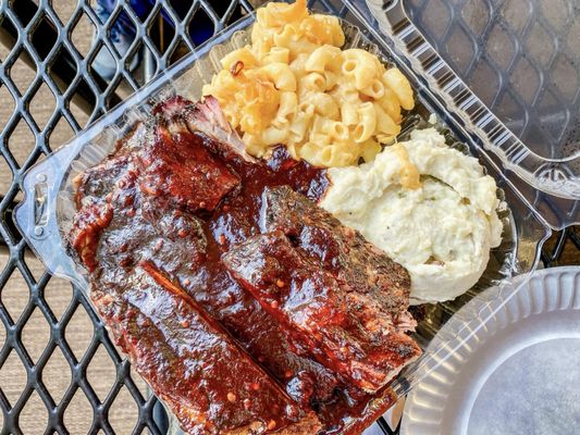 Everett & Jones Barbeque by null