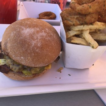 Burger Lounge - Burgers Near Me - Walnut Creek, California