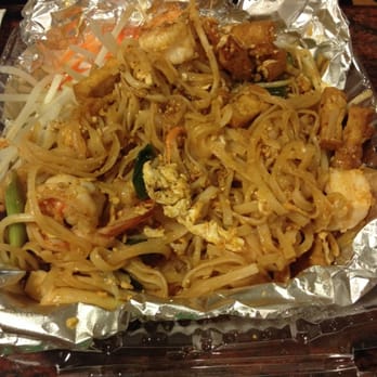 Racha Café - Pad thai shrimp - Thai Near Me - Berkeley, California