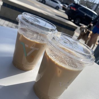 Verve Coffee Roasters - $7 iced Vanilla latte - Coffee Roasteries Near Me - Manhattan Beach, California
