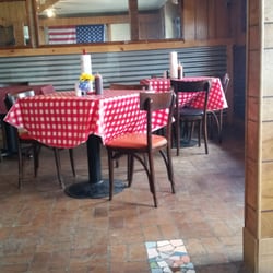 Sista White's Cafe - Quaint, clean friendly, most importantly, delicious!