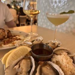 Isabelle Restaurant & Lounge