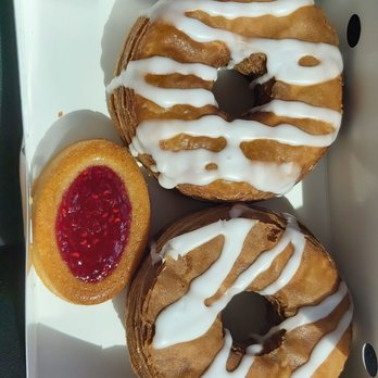 Cremcrittos - Glazed cronuts, raspberry almond cookie - Bakeries Near Me - McKinney, Texas