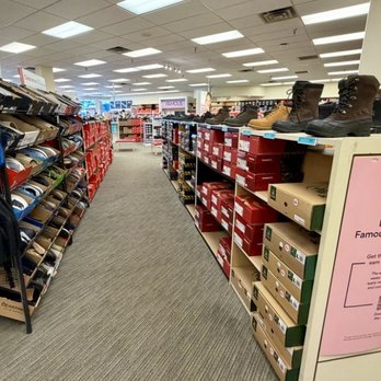 Famous Footwear - Clearance shoes for men - Shoe Stores Near Me - Pittsburgh, Pennsylvania Famous Footwear - Clearance shoes for men - Shoe Stores Near Me - Pittsburgh, Pennsylvania