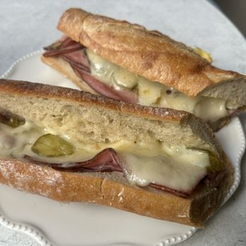 Café M - Cafes Near Me - Savannah, Georgia