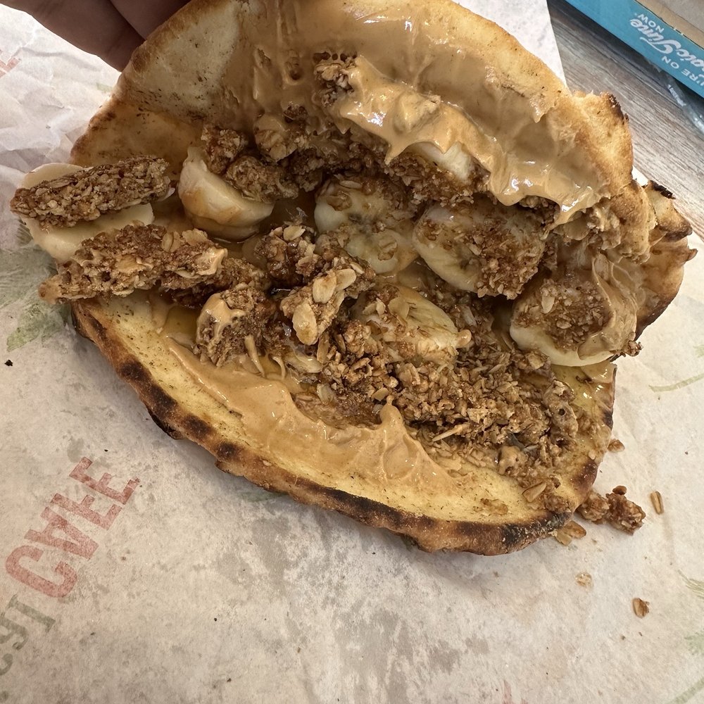 PEANUT BUTTER BANANA CRUNCH FLATBREAD