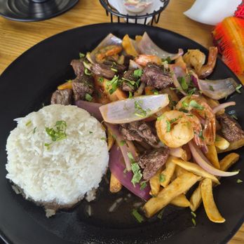 El Aji Picante - Great looking saltado but literally spit out every piece of meat impossible to chew. What a complete bummer ruined the whole dish. - Peruvian Near Me - Chatsworth, California El Aji Picante - Great looking saltado but literally spit out every piece of meat impossible to chew. What a complete bummer ruined the whole dish. - Peruvian Near Me - Chatsworth, California