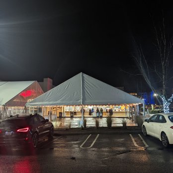 Dick's Drive-In - Outside setting - Burgers Near Me - Bellevue, Washington Dick's Drive-In - Outside setting - Burgers Near Me - Bellevue, Washington