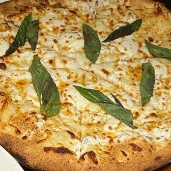 DiWine - Angry bee pizza - Wine Bars Near Me - Astoria, New York DiWine - Angry bee pizza - Wine Bars Near Me - Astoria, New York
