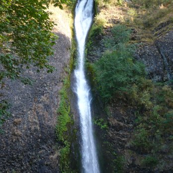 Multnomah Falls - Hiking Near Me - Bridal Veil, Oregon Multnomah Falls - Hiking Near Me - Bridal Veil, Oregon
