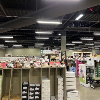 DSW Designer Shoe Warehouse - Shoe Stores Near Me - Costa Mesa, California DSW Designer Shoe Warehouse - Shoe Stores Near Me - Costa Mesa, California