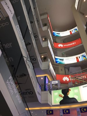 Plaza Low Yat by null