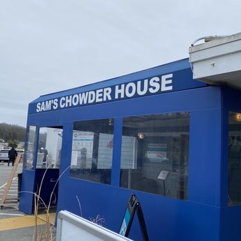 Sam's Chowder House - Exterior of the building - Seafood Near Me - Half Moon Bay, California