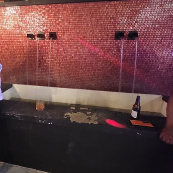Hellyeah - Water fountain with seating - Tacos Near Me - Belton, Texas