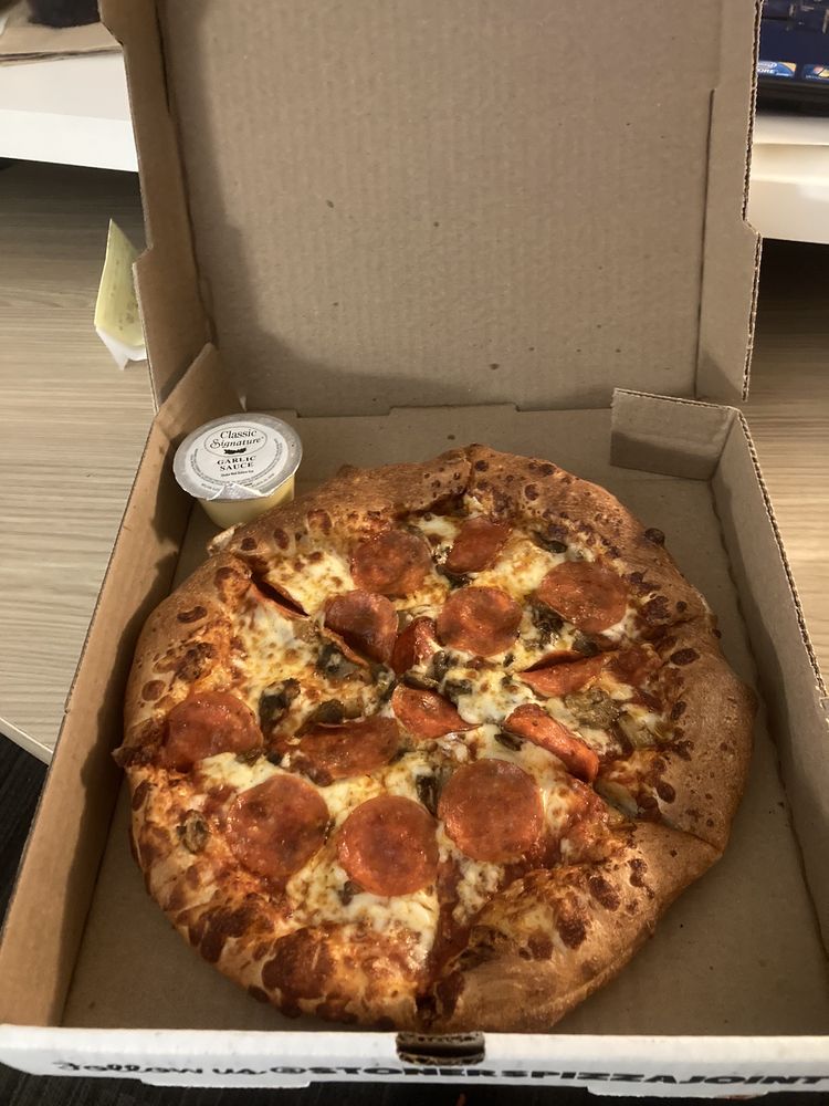 STONER’S PIZZA JOINT Updated August 2024 19 Photos & 25 Reviews