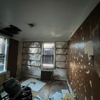 DLS Construction - a room with peeling paint - General Contractors Near Me DLS Construction - a room with peeling paint - General Contractors Near Me