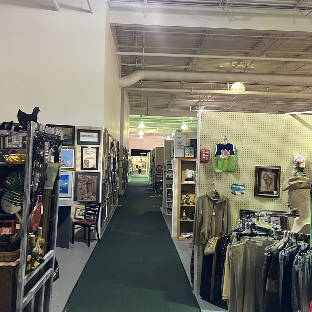Heritage Square Antique Mall - The first of many rows of treasures. - Antiques Near Me - Columbus, Ohio Heritage Square Antique Mall - The first of many rows of treasures. - Antiques Near Me - Columbus, Ohio