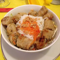 Indochine - Salade de Nems en entrée