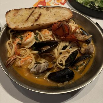 Palisade - Shellfish Linguine - Seafood Near Me - Seattle, Washington Palisade - Shellfish Linguine - Seafood Near Me - Seattle, Washington