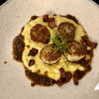 Blind Salamander Kitchen & Bar - Scallops in a sweet corn grits and bacon jam - New American Near Me - Austin, Texas