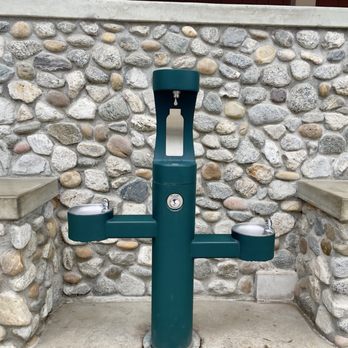 OC Zoo Irvine Regional Park - Water fountain in front of the zoo restrooms - Parks Near Me - Orange, California OC Zoo Irvine Regional Park - Water fountain in front of the zoo restrooms - Parks Near Me - Orange, California