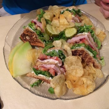 Island Cafe - Cafes Near Me - Minocqua, Wisconsin
