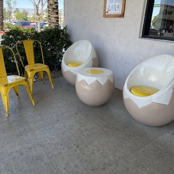 Breakfast Republic - Outside waiting area. - Breakfast & Brunch Near Me - Palm Desert, California