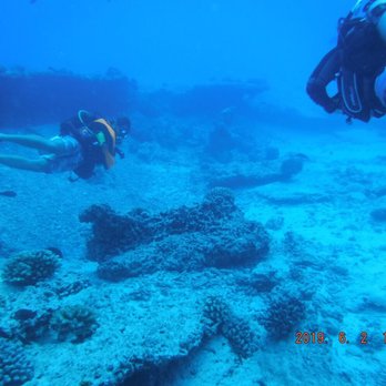 Island Divers - Scuba Diving Near Me - Honolulu, Hawaii Island Divers - Scuba Diving Near Me - Honolulu, Hawaii