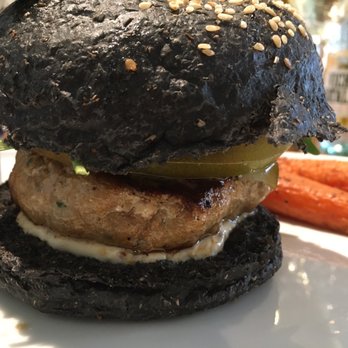 Flax & Kale - Tuna burger - Spanish Near Me - Barcelona, B