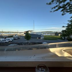 Anker - 2nd fl deck Ocean/Shelter Island view