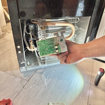 Quick N Easy Appliance Service - dead little motherboard, he ordered the part and replaced it - Appliances & Repair Near Me - Palm Desert, California