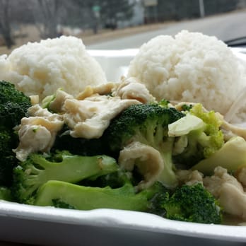 Sang Sang Asian Express - Chicken Broccoli has an amazing savory white sauce! - Chinese Near Me - Shawnee, Kansas Sang Sang Asian Express - Chicken Broccoli has an amazing savory white sauce! - Chinese Near Me - Shawnee, Kansas