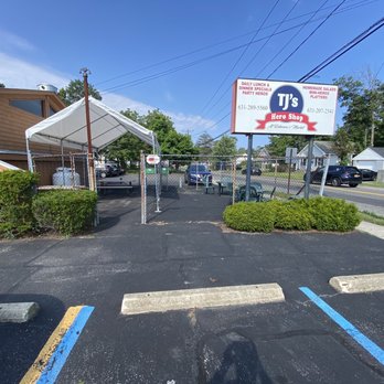 TJ's Hero Shop - Outside seating - Delis Near Me - Patchogue, New York