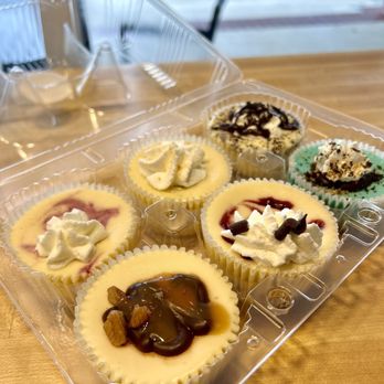 Sweet Emmaline Cheesecakes - Cheesecake bites 6 pack assortment - Desserts Near Me - Jacksonville, Florida Sweet Emmaline Cheesecakes - Cheesecake bites 6 pack assortment - Desserts Near Me - Jacksonville, Florida