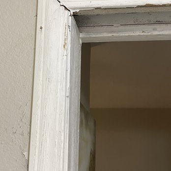 Best Western North Phoenix Hotel - Cracked warped deteriorated bathroom door - Hotels Near Me - Phoenix, Arizona Best Western North Phoenix Hotel - Cracked warped deteriorated bathroom door - Hotels Near Me - Phoenix, Arizona