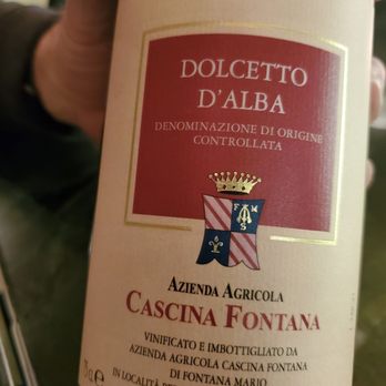 La Bottega Linka - V good wine - Italian Near Me - Prague, Puerto Rico