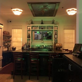 Avalon Hotel Miami - Bar at the lobby - Hotels Near Me - Miami Beach, Florida Avalon Hotel Miami - Bar at the lobby - Hotels Near Me - Miami Beach, Florida