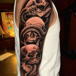 Grosero Tattoo & Skate - Stacking skulls. Hear no evil, see no evil, speak no evil .