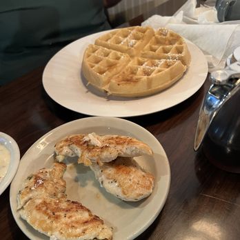 Tom’s Place Restaurant - Chicken and Waffle: With grilled chicken! (It was fantastic) - American Near Me - High Point, North Carolina