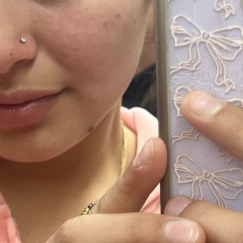 JR Beauty Gurus - Nose percing - Piercing Near Me - Santa Ana, California JR Beauty Gurus - Nose percing - Piercing Near Me - Santa Ana, California