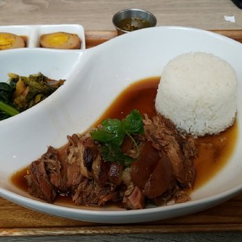 Kin Dee - Kao Ka Moo The meat was so soft~ melted in your mouth as the flavors combine with the rice, pickled veggies, and their special sauce. - Thai Near Me - Seattle, Washington