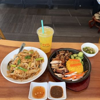 INTL Kitchen - Kathiew Cha, mango lemonade, grilled chicken Hainan rice - Asian Fusion Near Me - Milpitas, California