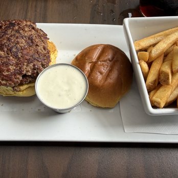 The Blind Pig - Blue cheese burger - Gastropubs Near Me - Niagara Falls, Ontario The Blind Pig - Blue cheese burger - Gastropubs Near Me - Niagara Falls, Ontario